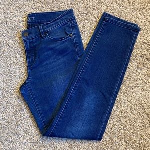 ✨SALE✨Ann Taylor LOFT modern skinny jeans!!